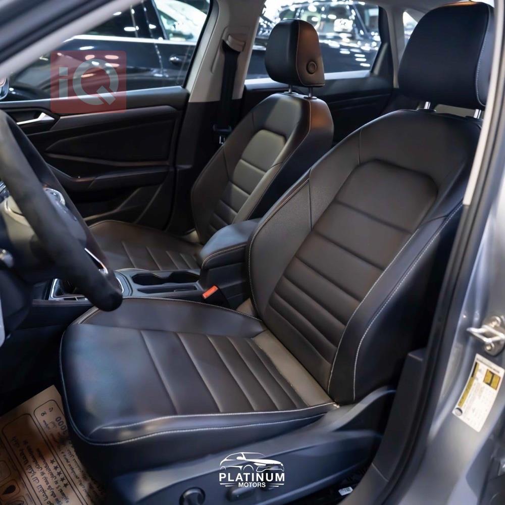 https://cdn.iqcars.io696f06f5-bbbc-4f5a-8779-9817d1243f8f_7.jpg